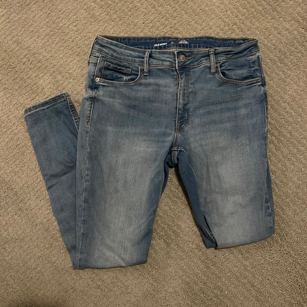 Old Navy Rockstar Super Skinny Jeans. Mid Rise
